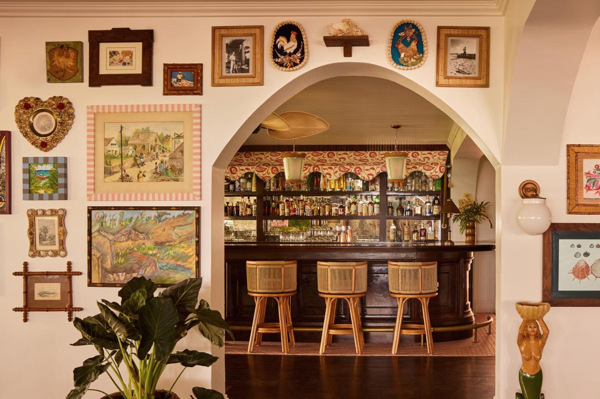 Coral Sands Inn & Cottages Dunmore Town Екстериор снимка