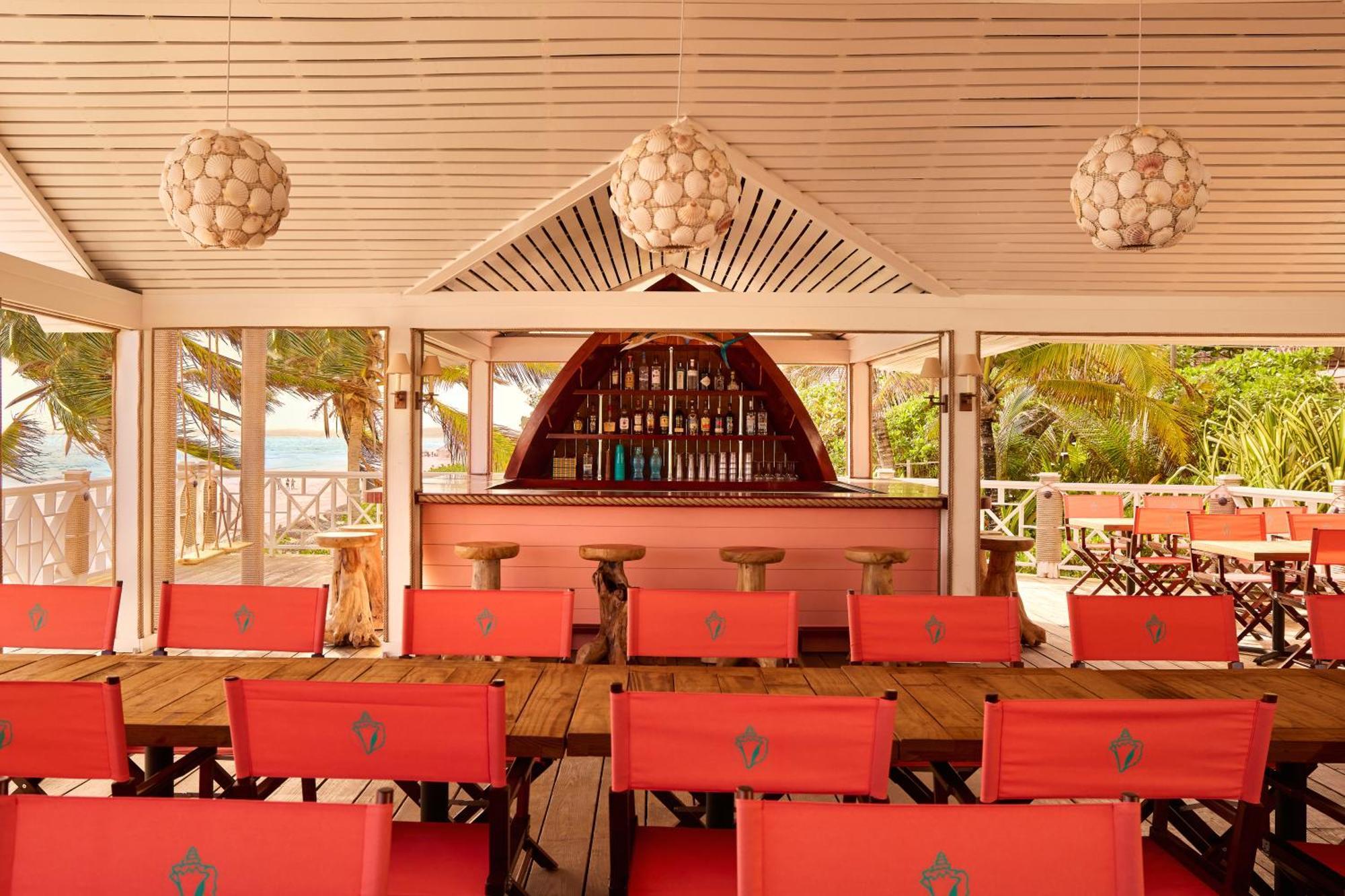 Coral Sands Inn & Cottages Dunmore Town Екстериор снимка