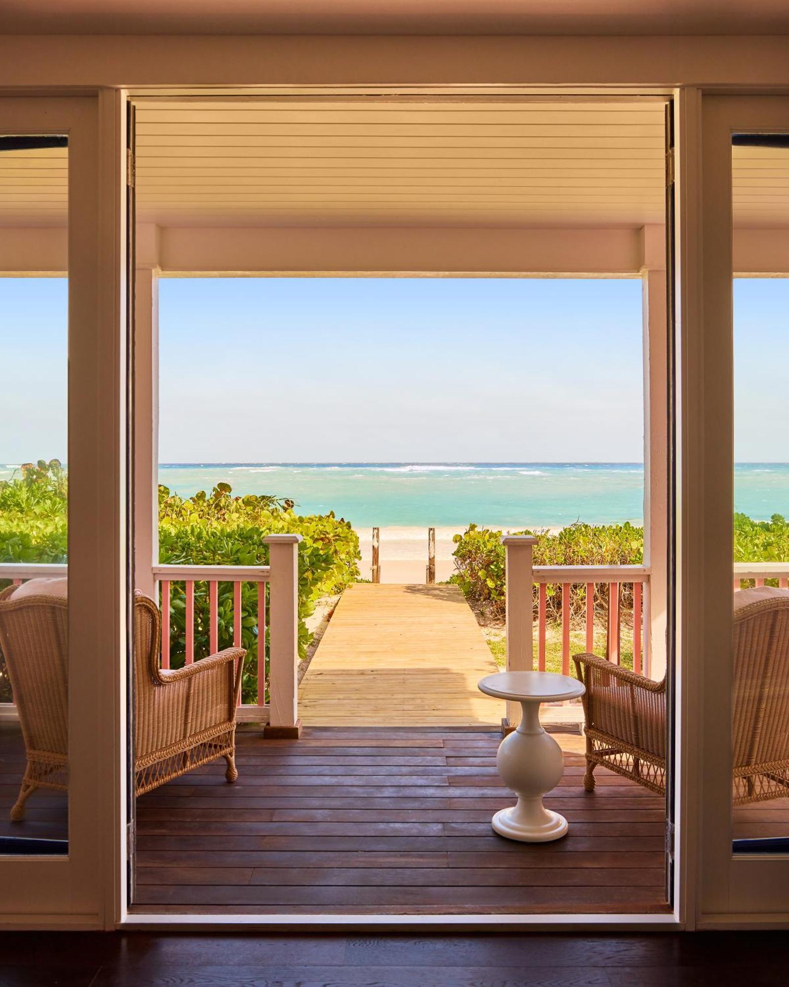 Coral Sands Inn & Cottages Dunmore Town Екстериор снимка