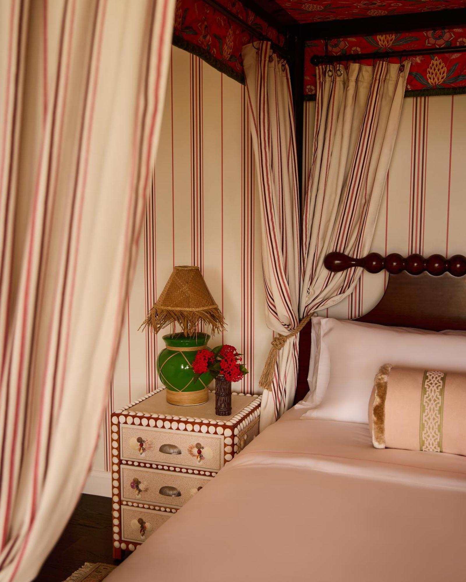 Coral Sands Inn & Cottages Dunmore Town Екстериор снимка