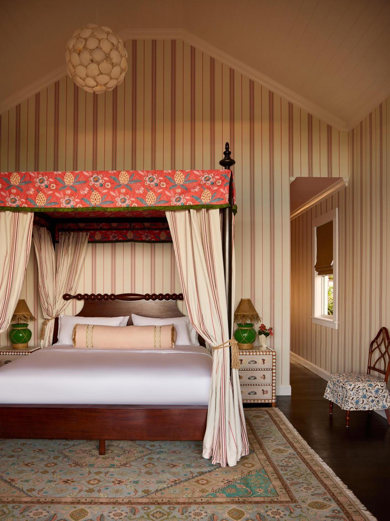 Coral Sands Inn & Cottages Dunmore Town Екстериор снимка