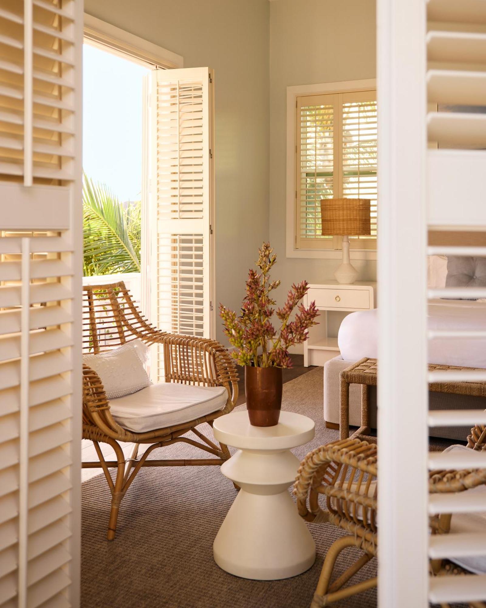 Coral Sands Inn & Cottages Dunmore Town Екстериор снимка